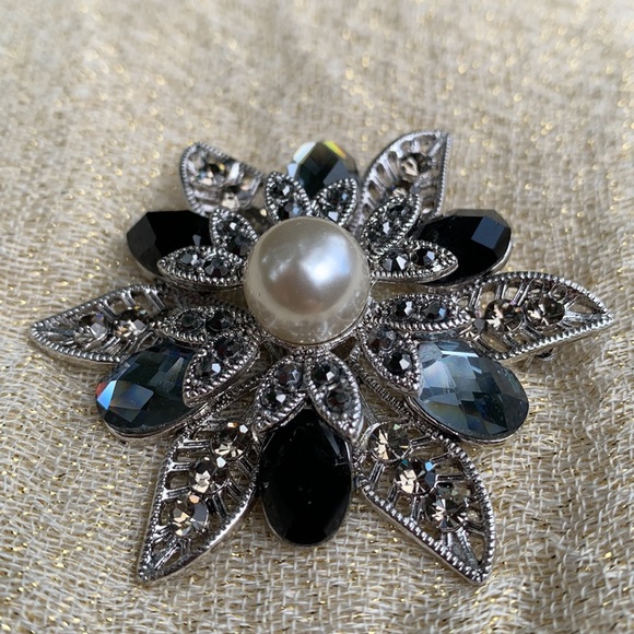 Premier Designs Broach, can also be worn as a necklace - Picture 5 of 12